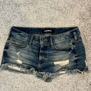 Express size 2 women’s ripped denim short